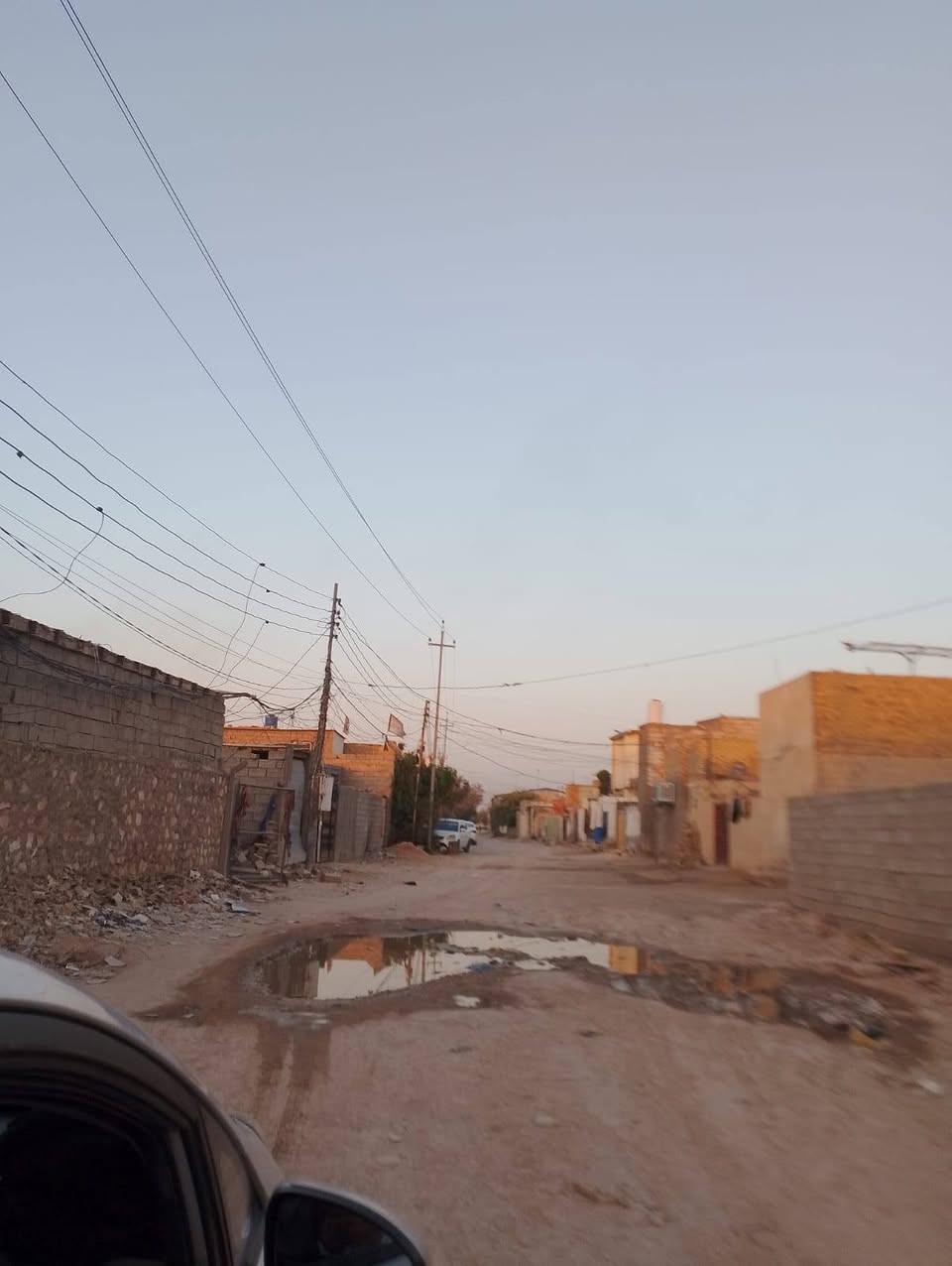 عرصه هيكل/بيع او مراوس بسياره / مكان حي الحسن شارع الرادار وره مجمعات سكر
⬛المساحه 100 م مربع 
⬛مكان حلو وشارع عريض 
⬛بناء غرفتين وصاله ومطبخ وتخاريج 
⬛قريبه ع الشارع 
⬛قرار 25 بيها قرار محكمه 
⬛بيع او مراوس بسياره 
رقم /‏‪***********‬‏ استفسار واتساب
