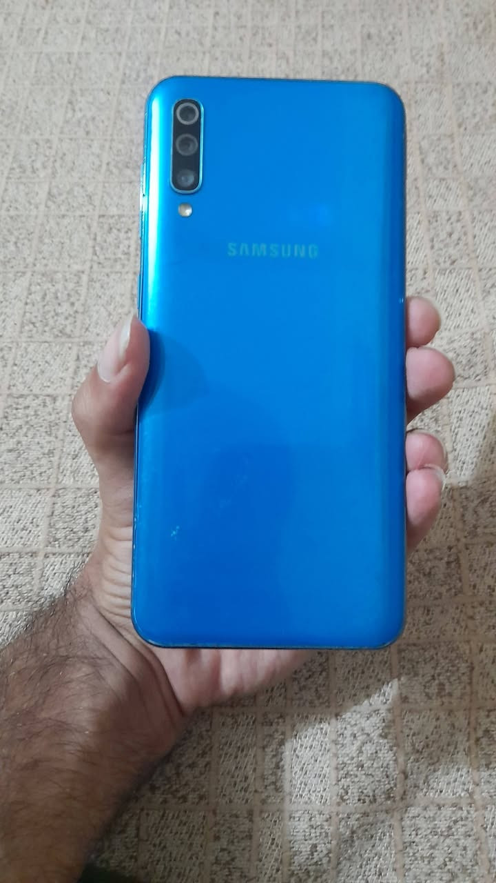سامسونج A50 • ١٢٨ • خدش خفيف