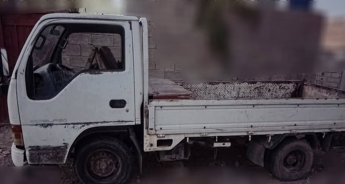 ازوزه للبيع الموقع ميسان العماره 
سياره جاهزه كير ومكينه وكسن 
شاصي مكفولات السنويه ساقطه 
السياره عوزها ملاحضات 
للتواصل والاستفسار الاتصال ***********
