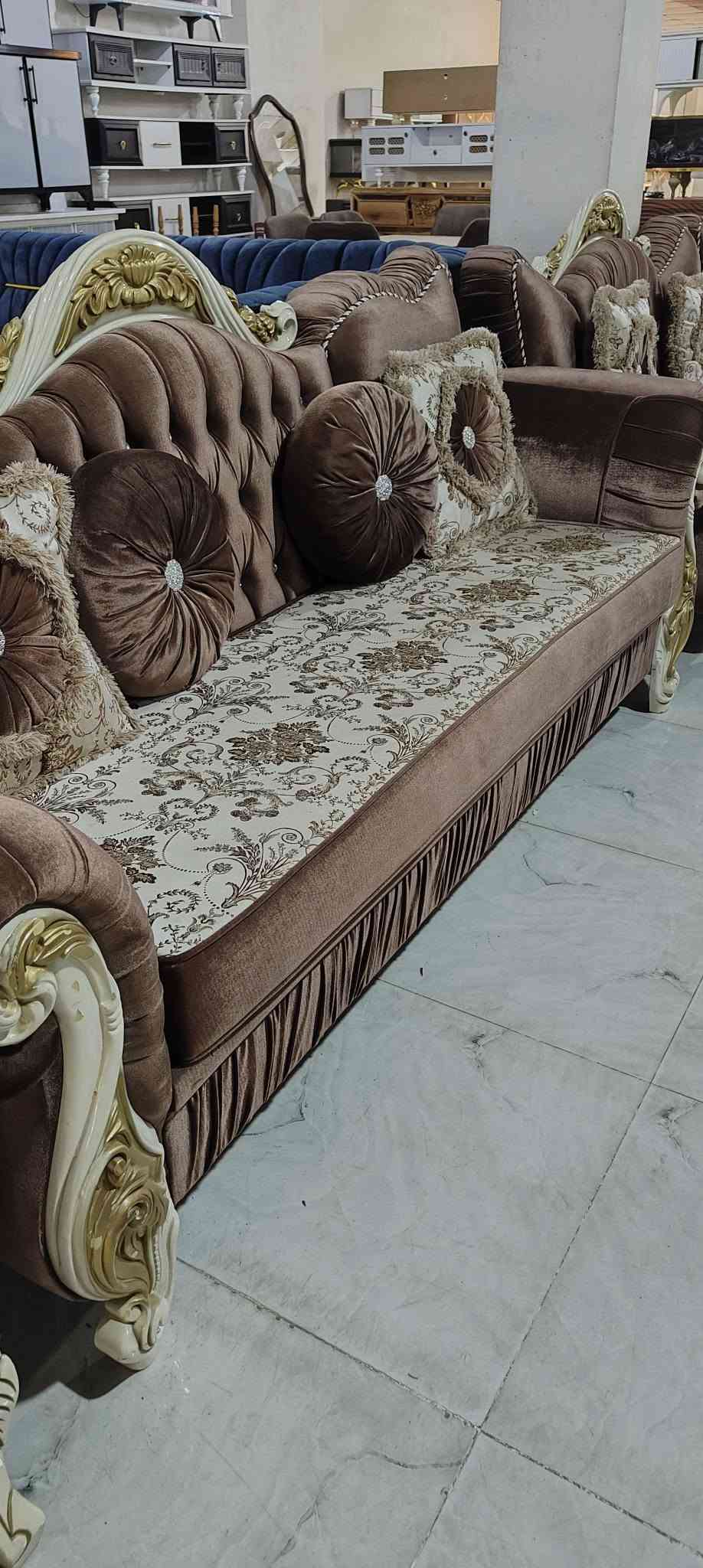 مجمع القيصر الاثاث حي الاسره والمفقودين قرب مول ماشاءالله لبيع وشراء ***********
