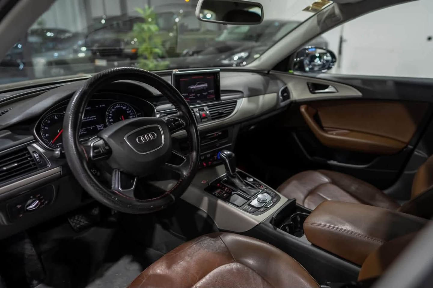 السلام عليكم � للبيع | Audi A6

أودي A6 –
الموديل 2017 
🖤 اللون: أسود
🤎 الداخلية: جلد بني
❌ بدون فتحة سقف

مكينه 2000 تيربو 

⭐ المواصفات والتجهيزات:

* 📱 شاشة MMI
* 🍎 Apple CarPlay
* 🤖 Android Auto
* 🎵 تشغيل موسيقى ووسائط
* 🎛️ تحكم كامل من أزرار الـMMI
* 🎚️ Audi Drive Select — Comfort / Auto / Dynamic / Individual
* 🎮 تحكم بالمقود
* ❄️ تكييف أوتوماتيك ثنائي المناطق
* 🔘 تشغيل السيارة بزر Start/Stop
* 💺 مقاعد جلد
* 💡 إنارة أمامية LED
* 🛞 جنوط ألمنيوم أصلية/رياضية
* 🅿️ حساسات اصطفاف
* 🔊 نظام صوت أودي
* 🚪 تحكم مركزي وأبواب كهربائية
* 🖥️ شاشة معلومات بين العدادات
* ⚙️ ناقل حركة أوتوماتيك
* 🛡️ أنظمة أمان أودي
* ✨ داخلية مرتبة وفخمة
* ✨ خارجية نظيفة ولامعة

السيارة فخمة، مريحة، مواصفاتها حلوة ومناسبة 
السعر ب 130 فقط وبيها مجال بسيط 
مستعجل على بيعهه مكاني بغداد المدائن 
للاستفسار ***********
