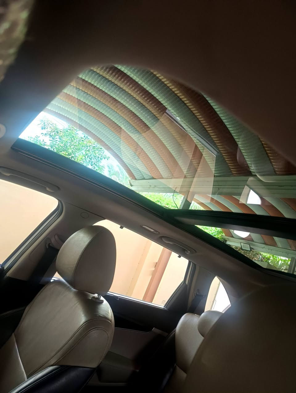 🚘🔥 للبيع سورنتو موديل 2020 🔥🚘
🇰🇼 كويتي – فول مواصفات
✨ المواصفات: • 5 كاميرات 📷
• كامرة أفقية
• بانوراما ☀️
• تحكم جهتين
• حساسات جميع الاتجاهات
• دفع رباعي 4×4 فور ويل
• ويل كب 5 قطع
• جلد جميع الكشنات
• كراسي أمامية كهربائية
• تدفئة وتبريد للكراسي الأمامية ❄️🔥
• رقم بغداد باسمي
• تايرات جديدة حتى السبير 🛞
🔧 الحالة: المحرك والحدادية على وضع الشركة
السيارة بيها فقط بارد قليل محدد بالصورة، والباقي كفالة عامة.
📍 العنوان: نجف – مناذرة
📞 للاستفسار والتواصل: ***********
🔥 سيارة فول مواصفات وبحالة ممتازة، جاهزة للاستخدام 🔥
