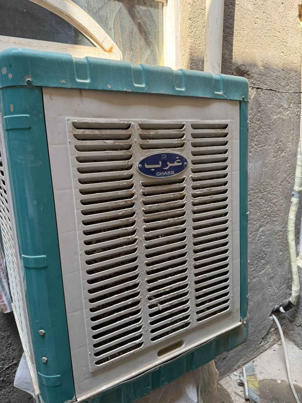 مبردة نظيفة جداً للبيع سعرها 80 الف
