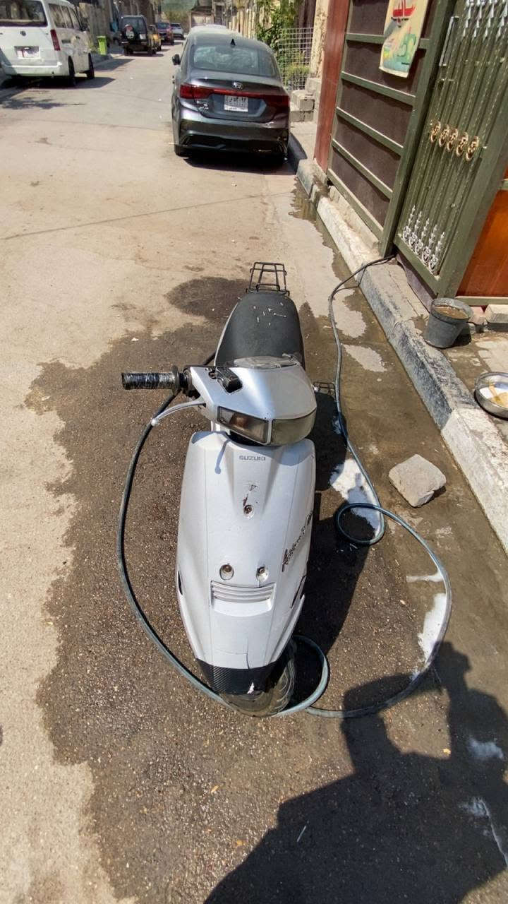 دراجه ساسوكي سرعه 100 دراجه  شغاله بس عوزه كابريتر جان بيه كابريتر بس من انتركت ضاع دراجه ابيعه كوم حديد سعر 50 الاف قفلل تجي تحمل او تروح العنوان بغداد البياع شهداء شرطه الخامس رقم الهاتف ***********
