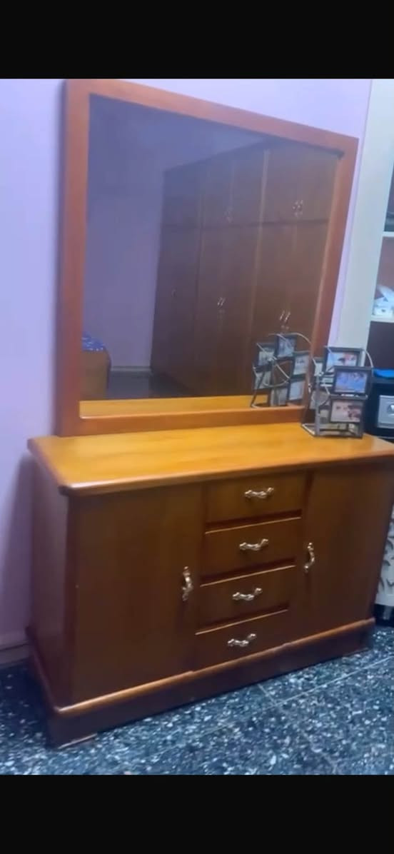 غرفه نجاره عراقيه بسعر مليون و٢٠٠ عنوان البصره القديمه نظران
‭***********‬
