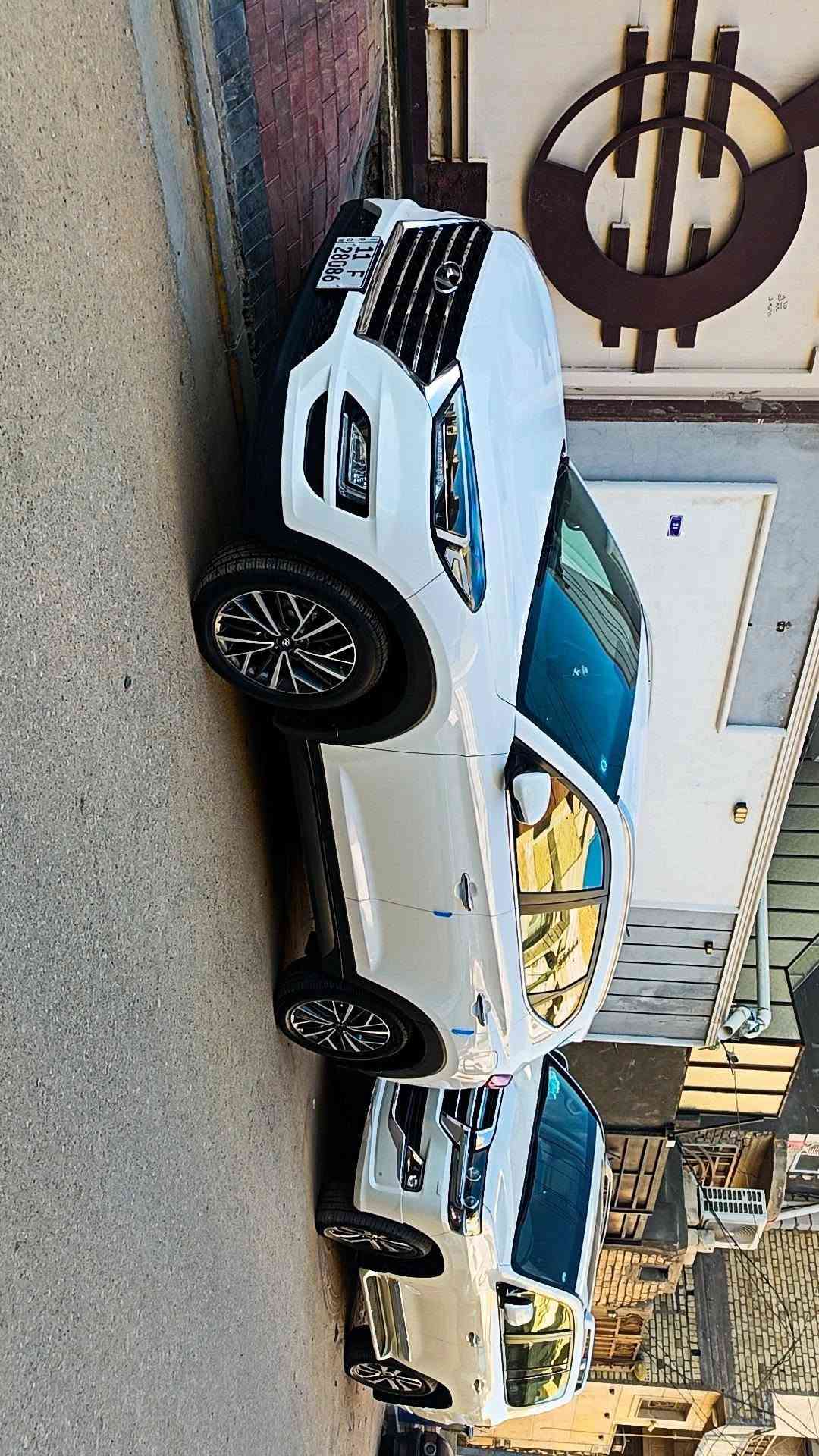 توسان 2020 خليجيه رقم بغداد ماشيه 92 الف عله وضع الشركه برغي ممفتوه بيه السعر 198 وبيه مجال بسيط 
//ملاحظه //موشراي لتعلق ولتصير ابو سوك براسي 
                     الشارع كلشي بي  
//مواصفاته //
1_ لايت زنون خمس عدسات تتبعي 
2_ تحكمات استيرن جهتين 
3_ مري شفط +اشاير مري 
4_ ترحيب يدات 
5_ بصمه + تشغيل عن بعد 
6_داخل جلد +صاج 
7_ تبريد قطعتين 
8_ كاميرا مامي بلاد  +  كاميرا خلفي بلاد 
9_ شاشه كبير 
10_ كشنات امامي كهربائيات 
11_ حساسات امامي خلفي 
12_ تخم تاير جديد + اسبير وعده منازلات عله وضعهن 
                مكان السياره كربلاء للاستفسار اكثر  
                    واتساب (***********)
