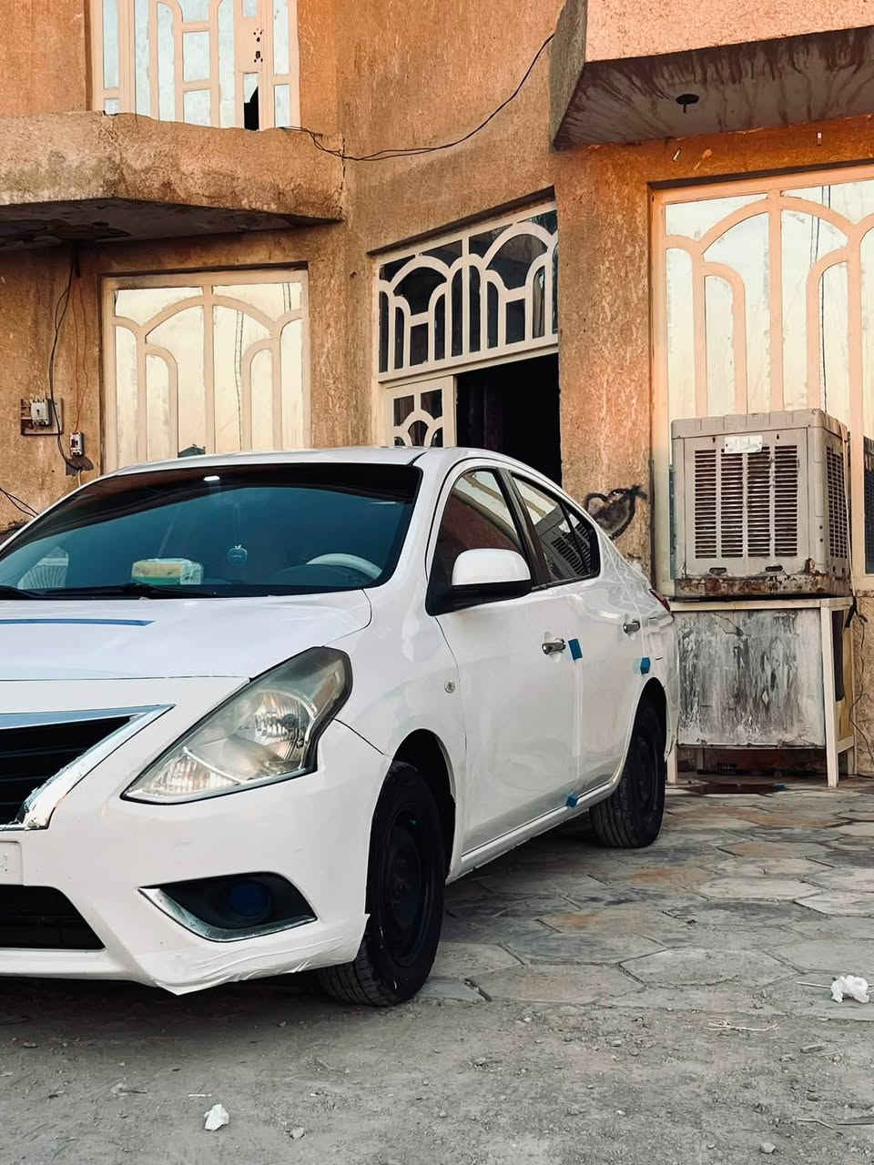 سلام عليكم نيسان صني هندي
موديل 2016

كير محرك خير من الله 

بدون اي ضرر بيه باردات بصيطات 

تبريد بل مشي ثلج عدي ضعف بل كمبريصر 

حداديه نص عمر 

تخم تاير جديد 

السياره حلوه وخير من الله 

السعر 85 وبيه مجال 

عنواني حله ابو غرق 

رقم تلفوني ***********
