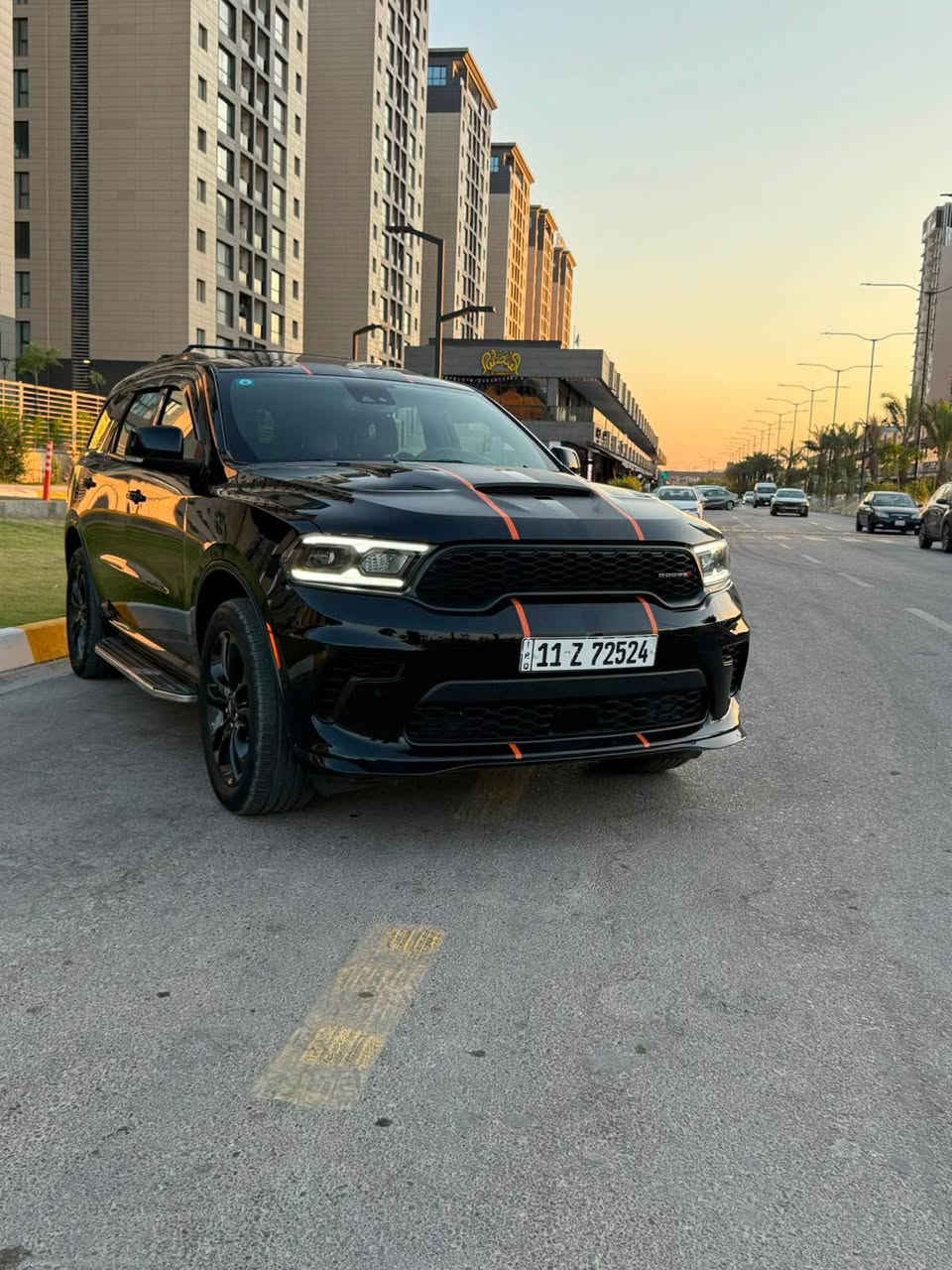 🔥 دوج دورانجو 2024 - GT Premium (اخت الكلين) 🔥
 * الموديل: 2024
 * الفئة: GT Premium (أعلى مواصفات الفئة - فول مواصفات)
 * المسافة المقطوعة (الماشي): 18,000 كم فقط (بحالة الشركة)
تفاصيل الضرر والصبغ:
 * الحادث: جاملغ وبنيد فقط.
 * التصليح: تم تبديل قطع غيار أصلية بالكامل (بدون صبغ / بدون تعديل).
 * السيارة بشرط المعاينة بحالة وكالة الشركة من محرك، جير، وشاصي.
أبرز المواصفات:
 * شاشة كبيرة مع نظام ملاحة وApple CarPlay / Android Auto
 * فتحة سقف، جلد، فتح وإغلاق هيدروليك للجميع
 * كراسي كهربائية مع تبريد وتدفئة + تدفئة مقود
 * رادار، تحديد مسار، ونظام قيادة ذكي
 * رينجات الرياضية الخاصة بـ GT Premium وحساسات كاملة
 * السعر المطلوب: 310$
 * مكان المعاينة: [بغداد الزعفرانيه ]
 * للتواصل والاستفسار: [*********** / واتساب] بغداد, العراق
