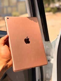 آيباد ٨ • ٣٢ جيجا • نظيف