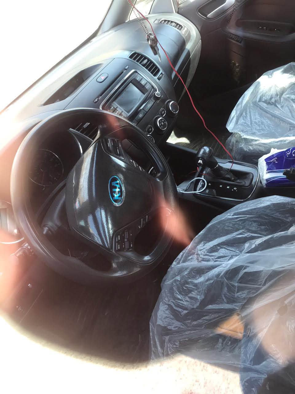 للبيع: كيا فورتي (Kia Forte) موديل 2017
اللون: عنابي

 المحرك: 2000 دوش (DOHC)

 الوارد : امريكي
 
المحرك والكيـر: بحالة ممتازة وبشرط الفحص 

 الإطارات: تخم تايرات كامل جديد 

تفاصيل الحادث والضرر:

 الحادث الأصلي بأمريكا (جاملغ جهة السائق، وتبديل بنيد)
بالاضافه الى سونار جديد 

السيارة ماشية 85

الموقع: بغداد – حي التراث

السعر : 110 وبيهه مجال بسيط

 للتواصل والاستفسار (اتصال / واتساب ) ***********
