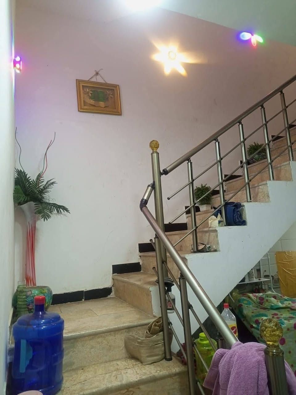 منزل للبيع /٧٥م /يتكون من ثلاث غرف /+صالة +مطبخ +خدمات الدار جديد موقع ممتاز /ديوان الاساتذة قرب اربع شوارع قرب حي جهاد /الاستفسار على هذا الرقم /***********
