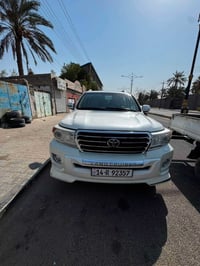 لاندكروز GXR • ٢٠١٣ • مكفول صبغ