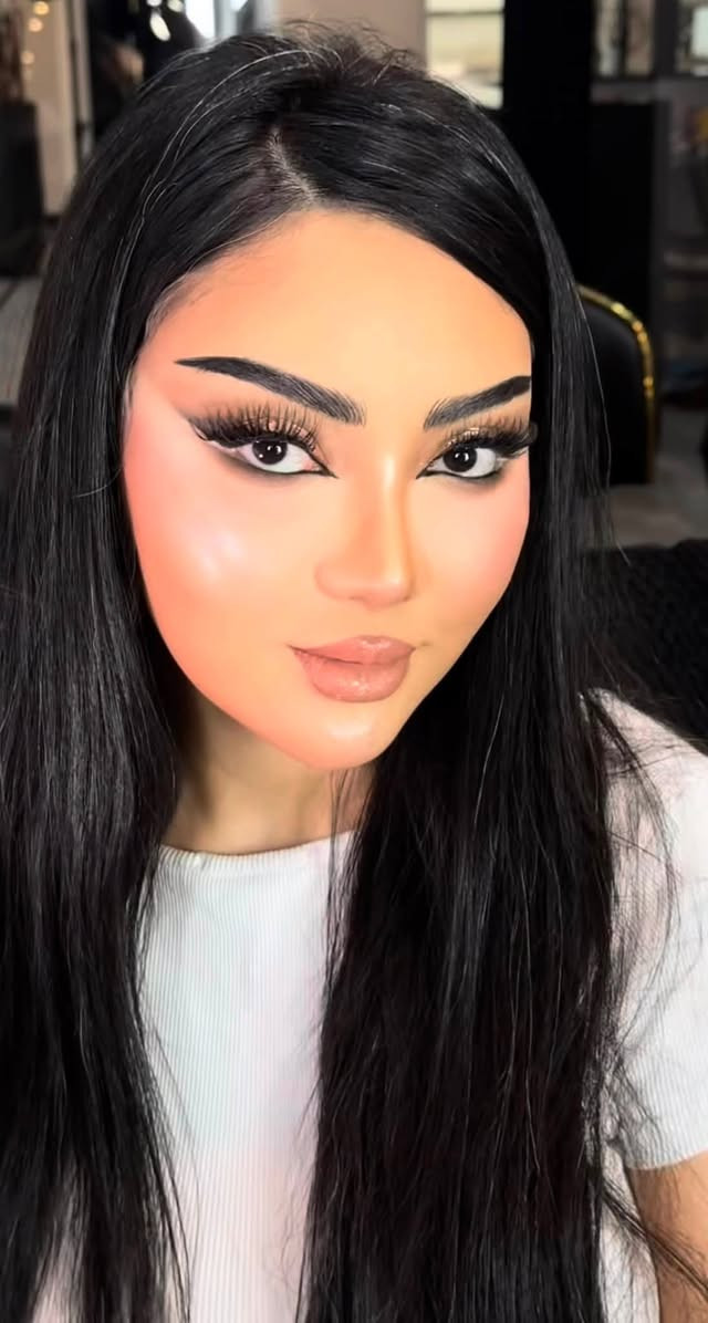 :

سنتر نونه للتجميل 💕✨

👰🏻‍♀️ عرض العروسة 125 ألف فقط
💄 مكياج عروس + 💇🏻‍♀️ تسريحة عروس

🌸 عرض المدعوات 50 ألف فقط
💄 مكياج مدعوة + 💇🏻‍♀️ تسريحة

✨ دللي نفسچ بأجمل إطلالة وبأسعار مميزة ✨

📍 خاجية – شارع أربعين
📞 ***********
