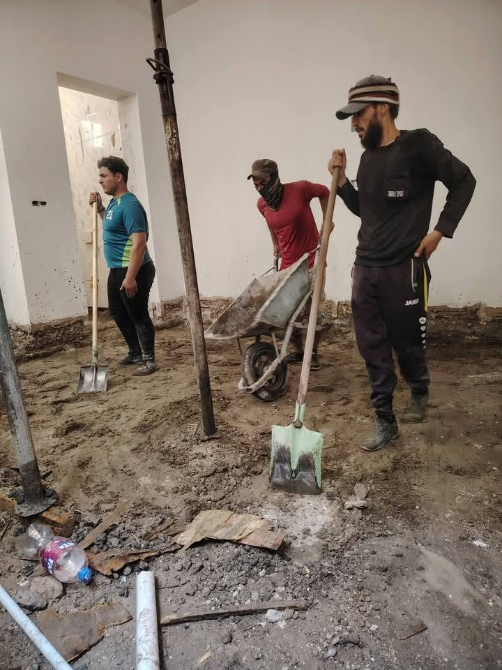 سلام عليكم  / يوجد كادر عمل جاهز/ تصعيد مواد/ تنضيف بيوت/ تفليش/ تكشيط/ تنضيف حدائق/ دفن نهري  / شقلنه ليل ونهار   /ومعداتنه جاهز/ ماعليك بس تصال على رقم  /     ***********    🚙☎️
