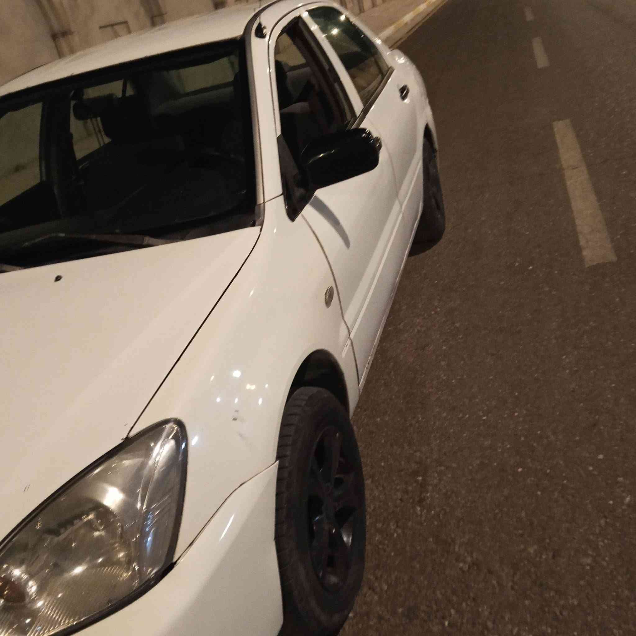 سلام عليكم 
لبيع لانسر 2005 السياره نضيفه محرك وكير مكفولات حداديه الكدام جديده والوره نص عمر شاشه كامره سياره بسمي تحويل ثاني يوم 
مكاني كربلاء 
السعر 57 بيه مجال 
*********** لاستفسار

نص مكتوب في الصور:
- 2005