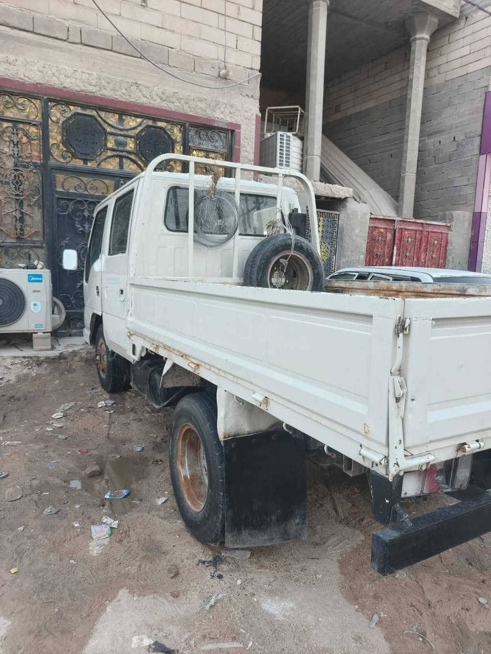 سلام عليكم كيه بنكو البيع سياره رقم نكليزي سايره سنويه جديده تحويل مباشر ترهم مراوس بيكم العنوان البصره الزبير *********** السعر 50 بيه مجال سياره حلوه مرتبه
