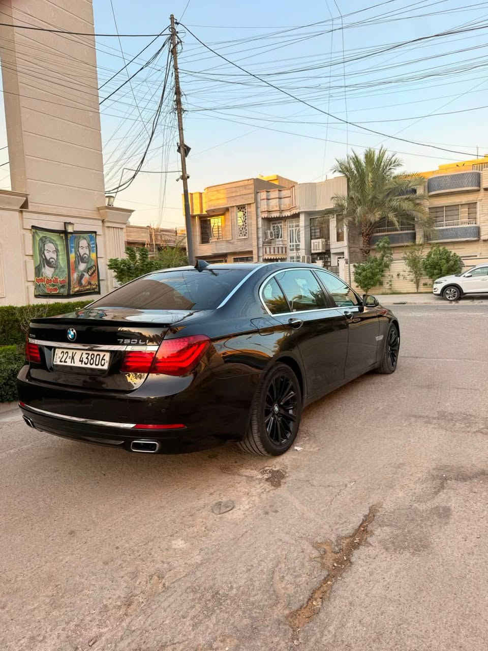 السلام عليكم
للبيع أو المراوس

BMW 750Li  2014(باب طويل)

محرك V8 قوي وأداء راقٍ، سيارة نظيفة جدًا وجاهزة للاستخدام مباشرة.

السعر 210 

✅ المحرك والكير مكفولات  بشرط

✅ منظومة التبريد والصدرية جديدة بالكامل

✅ لا تحتاج أي مصروف

مواصفات السيارة:

▪️ موديل: 2014

▪️ الفئة: 750Li (Long Wheel Base)

▪️ المحرك: V8 
▪️ 

▪️ الصبغ: فقط بنيد اثر جراد كفاله لغود وشواصي 

▪️ رقم اربيل 

مواصفات 

ميز طعام 🔴

✨ بصمة تشغيل وبصمة دخول

✨ فتحة سقف

✨ داخلية جلد لون قرميدي فاخر

✨ مقاعد أمامية وخلفية كهربائية

✨ تدفئة وتبريد للمقاعد

✨ ستائر كهربائية

✨ شاشة كبيرة متعددة الوظائف

✨ كاميرا خلفية

✨ حساسات أمامية وخلفية

📌 مكان السيارة: بغداد – الغدير 

💰 السعر المطلوب 

          ٢١٠ ررقه 

🔄 البيع أو المراوس   

***********
