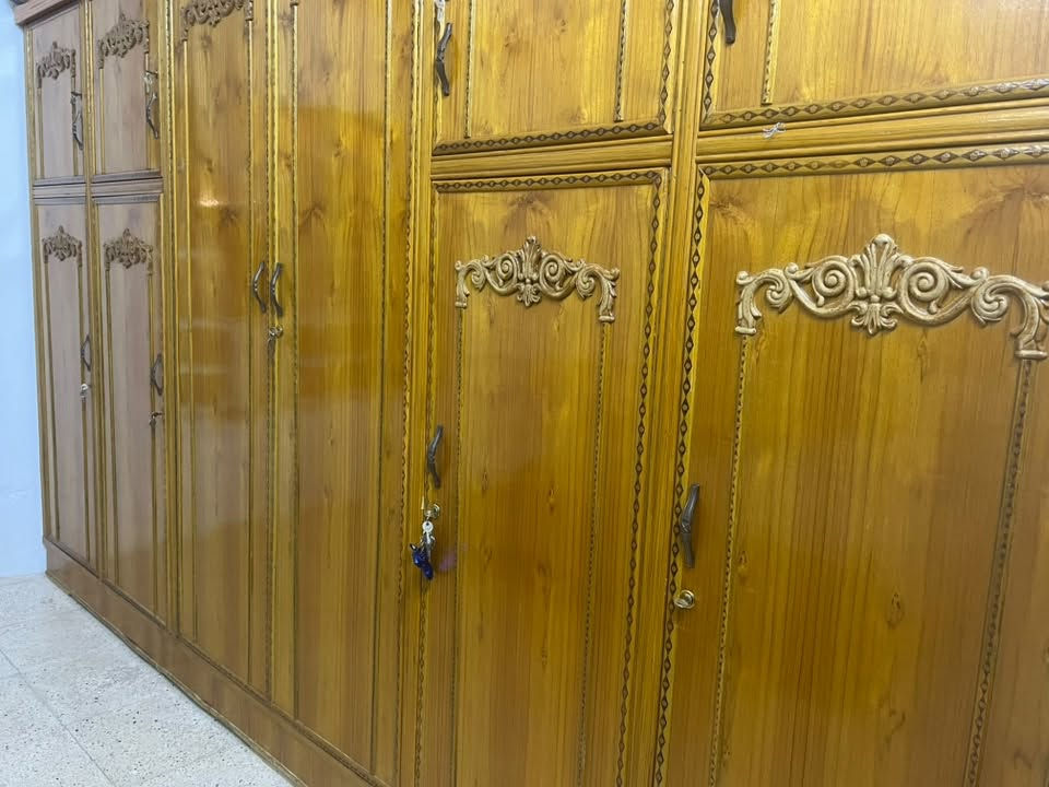 غرفه نوم أخشاب اصلي ونضيفة. جداً للبيع 650وبيها مجال عنواني مدينه الصدر الحميدية ويتوفر توصيل حط تعليق وادخلك ***********واتساب
