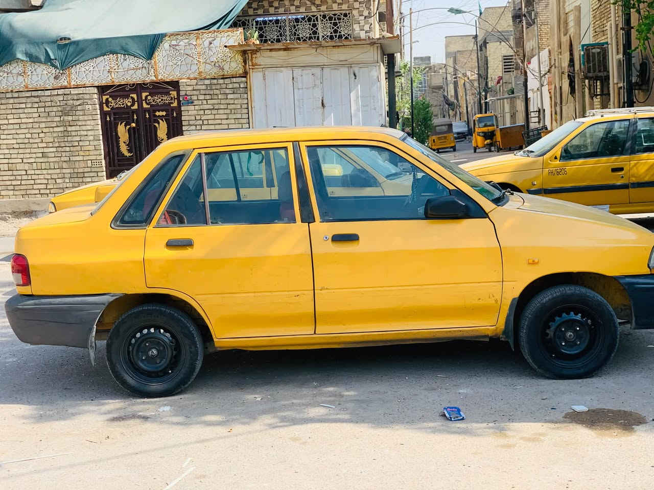 سلام عليكم سياره سايبهً البيع موديل 13 محرك وكير مكفولاتً تخمً تاير جديد كشرً كدامً العينً مصفره تحولي مباشر بسمي السعر 22 وبيه مجال بغداد الرقم ***********
