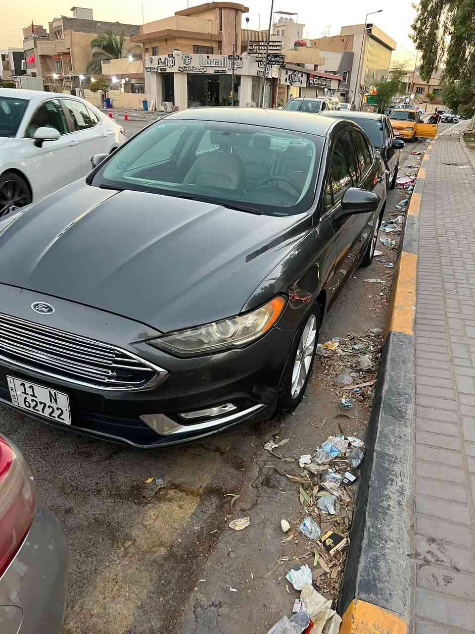 سلام عليكم
فورد فيوجن هايبرد se
2018 ماشية 260 الف كيلو 
صبغ قطعة واحدة جاملغ خلفي عكس السايق 
بيها بارد هواية 
اذن محرك وحدة كايمة وصوت بالصدر الامامي
السعر 100 ورقة وبيها مجال شي بسيط 
مكانها بغداد 
***********
