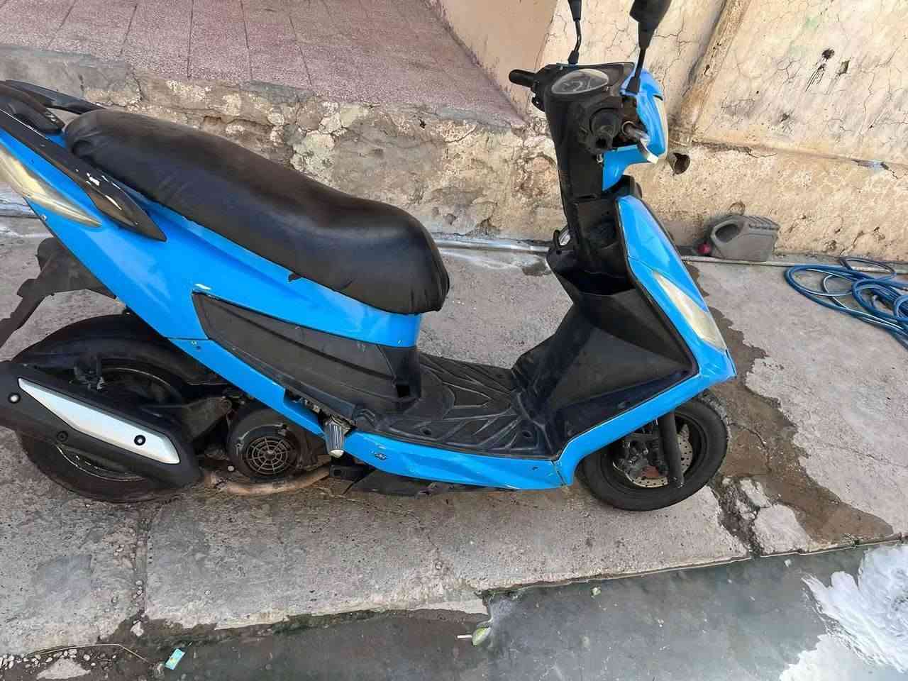 السلام عليكم ورحمة الله وبركاته
دراجه سايم نحله للبيع 
لون ازرق 🩵 
دراجه كله شغاله 
صلف هندر اشاير عالي وناصي 
دراجه مگمرگة
الدراجة مگفولة 
العنوان الرمادي الملعب شارع البوجابر 

السعر (((  580 وبي مجال )))
  
الرقم ***********

