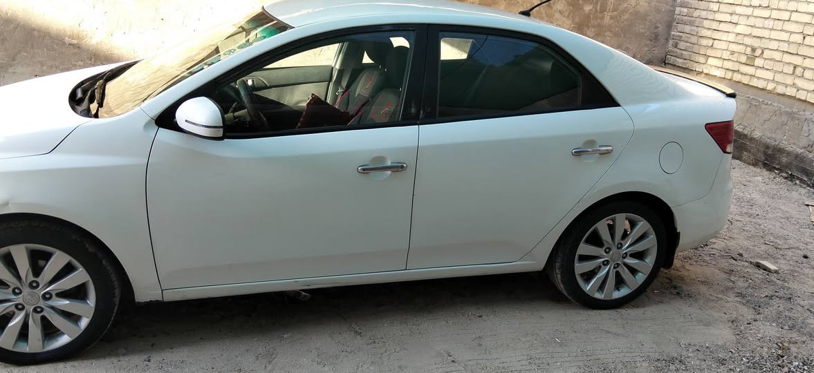 السلام عليكم 
للبيع سيراتو خليجي 2012 محرك 1600صبغ عام رقم اربيل انكليزي فول مواصفات عدا البصمه صدر خلفي امامي جديد كهربائيات جديد منظومة تبريد جديده
دوشمه جديدة تخم تاير ويل كب بنوراما
سيارة كامله من كلشي السعر77 وبيها مجال
مكان سيارة فلوجة 
***********
