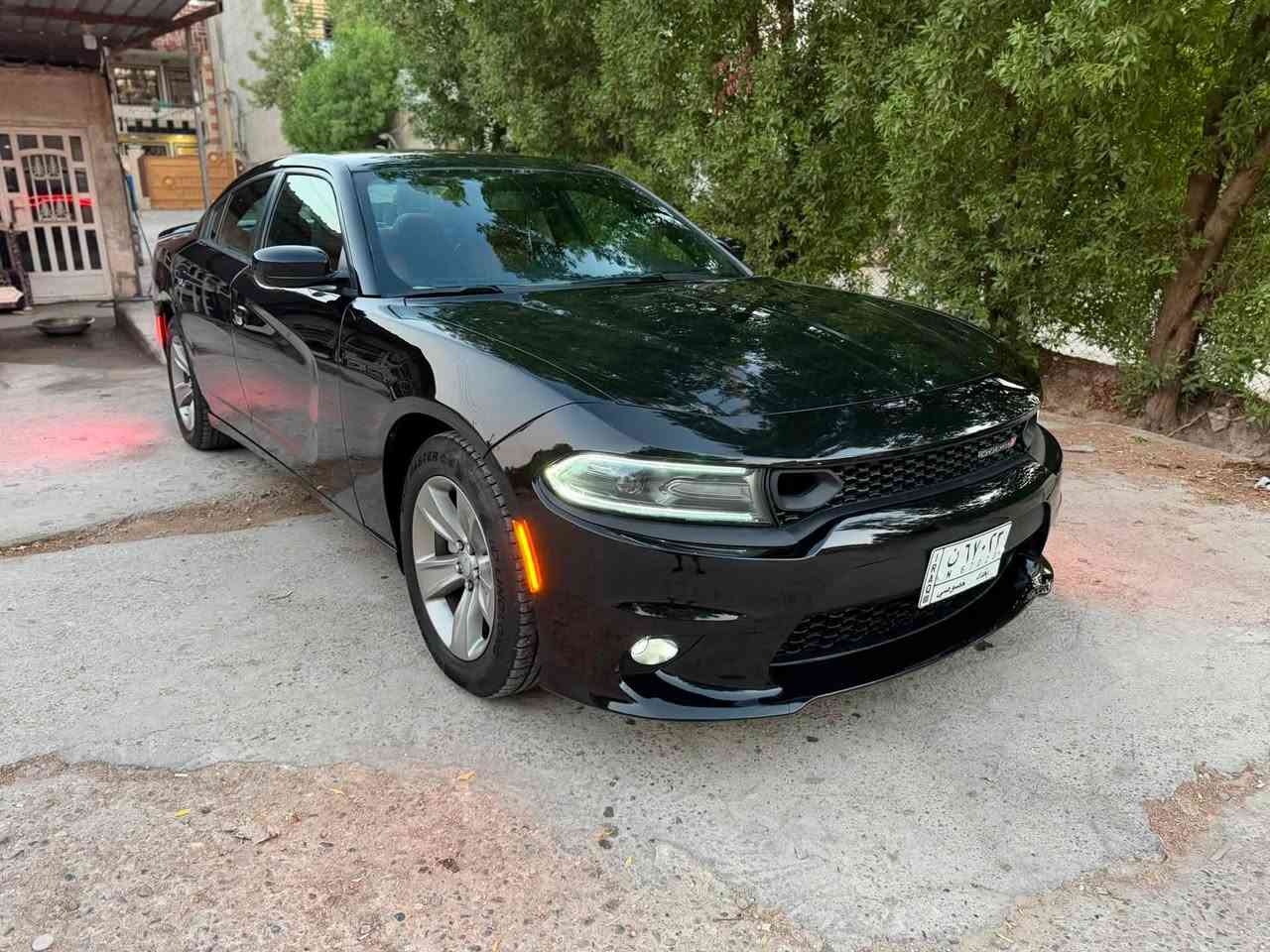السلام عليكم
جارجر SXT 2018 

ماشيه / 86 الف

حادث / بنيد  فقط كفالة شاصي ولغد وبيها كلير جاملغ خلفي ايسر من امريكا

* محرك 3.6 v6

* دعم Apple CarPlay وAndroid Auto.

* كشنات حضن كهربائيه

* تدفئة كشنات 

* تشغيل السيارة عن بُعد (Remote Start).

* كاميرا خلفية دواره

- تبريد قطعتين

-حساسات خلفيه

مكان السيارة / بغداد السيدية السعر 185 وبيها مجال بسيط

للاستفسار  ***********

