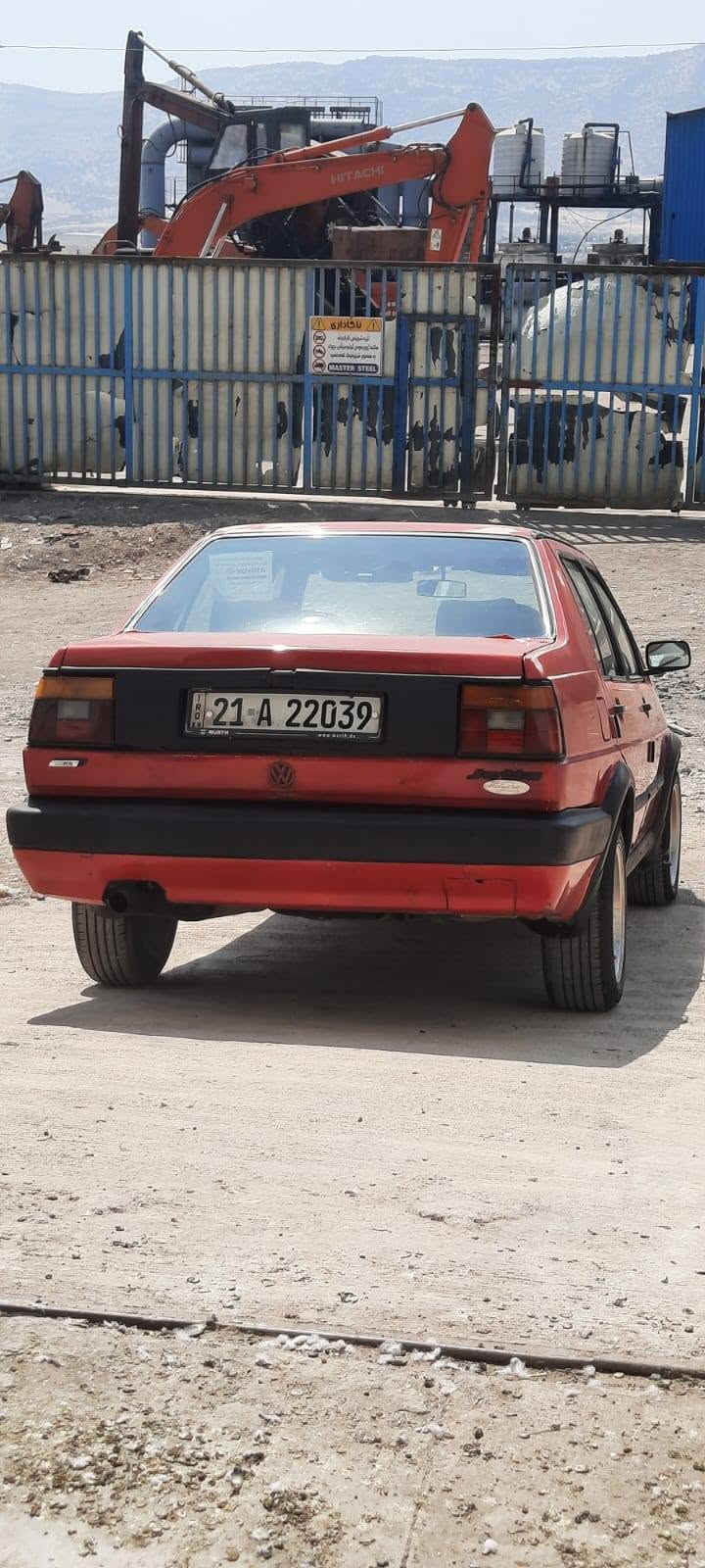بسم اللە الرحمان الرحیم 
جیتا مۆدێل ١٩٩١ - VW jetta 1991
سەیارەیەکی جوان و بێ کێشە 
دەعمی قورسی نییە بەدەنی زۆر جوان و پاک ماوەتەوە  
چوار ویلی سپۆڕت و چوار تایەی تازەی لەژێرە 
گێڕ و مەکینە بێ دوکەڵ و بێ دەنگە
ڕەقەم سلێمانی بە ناوی خۆمەوەیە تا ٢٠٢٨
 بەشەرتی تەحویل و غەرامە ئەیفرۆشم 
سەیارەکە لە سلێمانیە
*********** السليمانية, العراق
