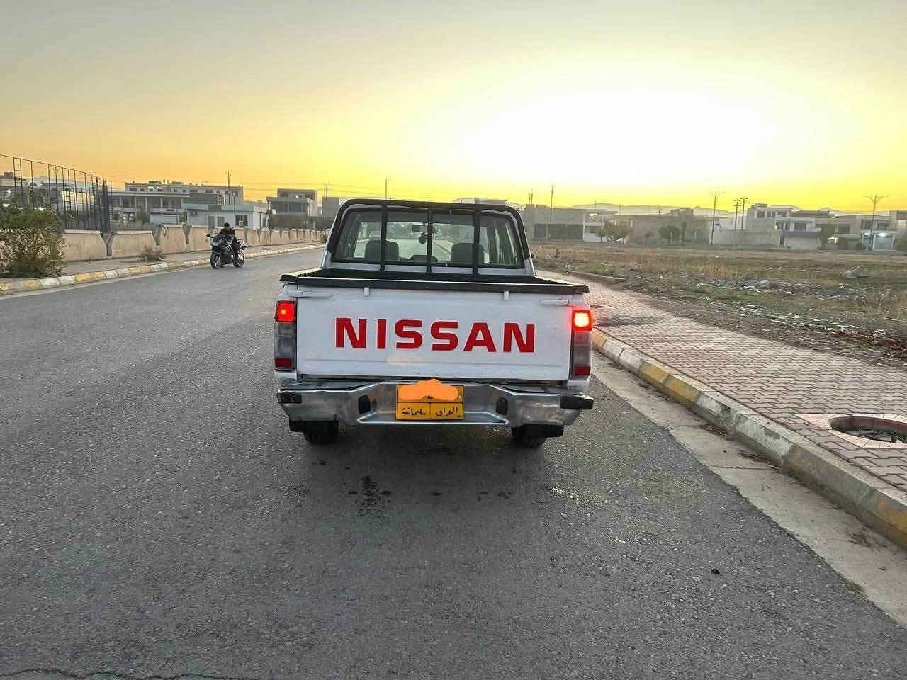 نیسان مۆدێل 2002
محەسەن پاوەر گێر و مەکینەو تەبریدو ئەکسلی بەشەرت

چوار تایەی تازەی لە ژێردایە

سەنەوی بەسەر چووە بەشەرتی تەحویل و غەرامە

بۆیاخ پەڵە پەڵە بۆیاخی هەیە

نرخ:٦٨ گەڵا

سلێمانی 

***********
