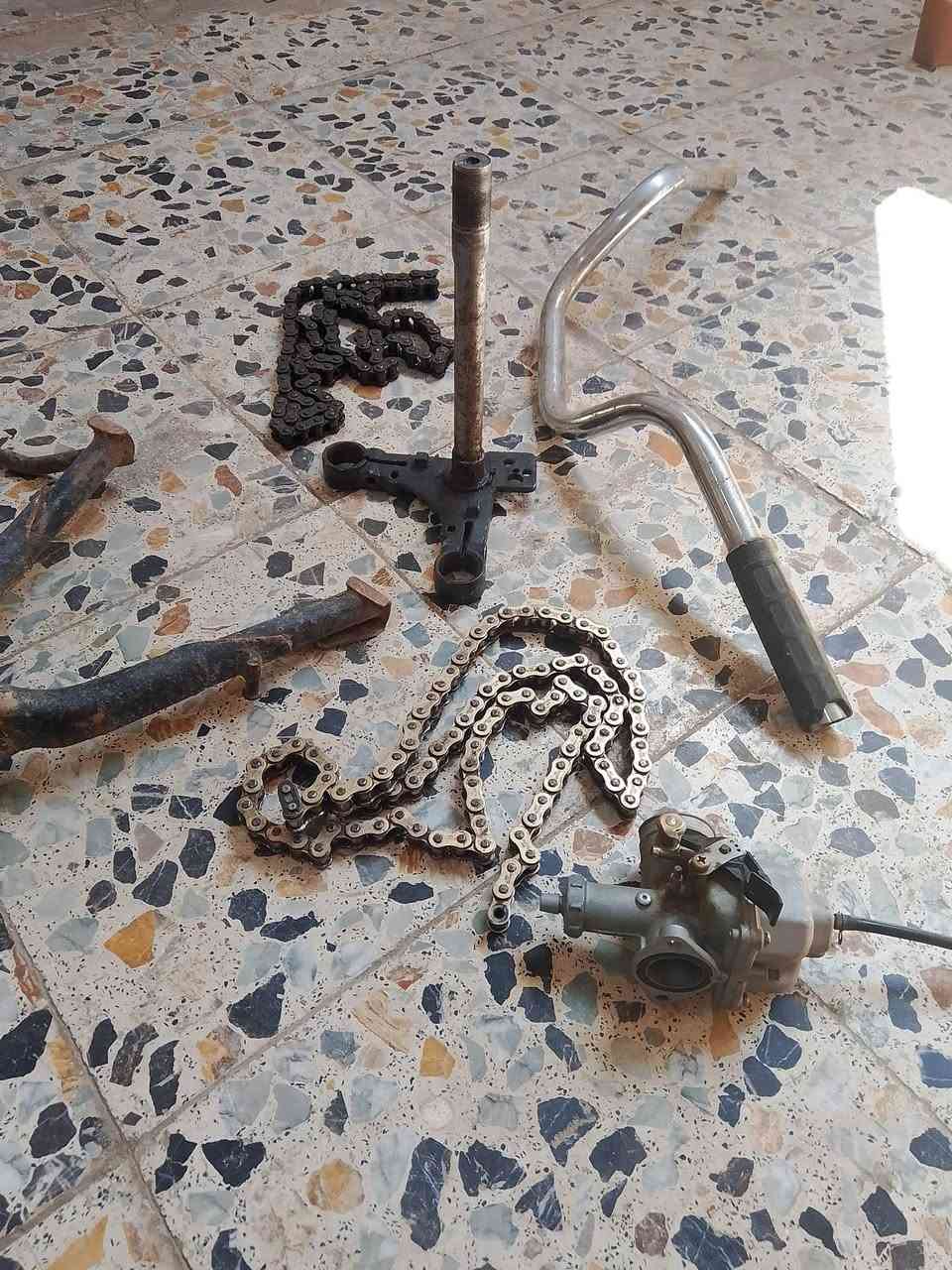 سلام عليكم غراض للبيع شوفت عينك قيم وخض ***********
