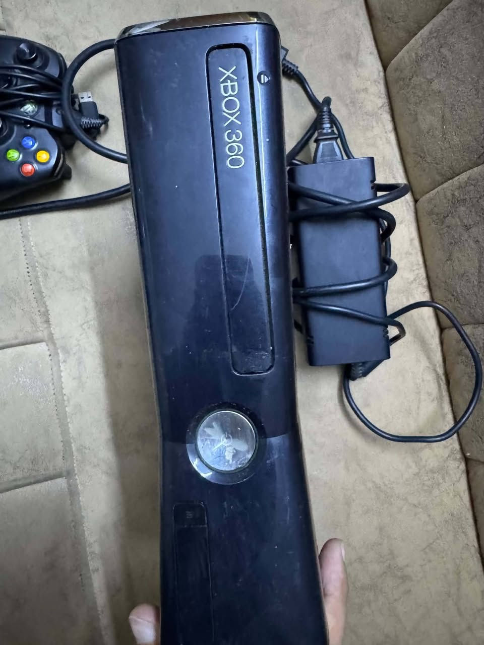 السلام عليكم xbox 360 نضيف بي ٣٠ لعبه منهم gta وكود بكل اجزائة سعره ١٠٠ مكاني بغداد
***********

