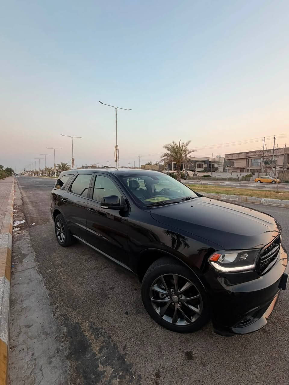 السلام عليكم ورحمة الله وبركاته 
دورنكو :GT AWD
موديل:2017
اللون:اسود
السياره :بأسمي تحويل ثاني يوم
المحرك:6سلندر3600
ماشية:61mi
المواصفات:1/1كشنات جلد  
تدفئه تبريد خزن ميموري فتحه سقف رادارات كشناتVip 7راكب 
بصمه بابين لايت زنون حساسات خلفيه شاشه كبيره
 تحديد سرعه 
فور ويل دبل اكزوز 
اوتو ستارت ستوب(انطفاء ذاتي) 
تشغيل عن بعد 
الحادث:خفيف كما موضح في الصور وشخوط مكحليها
رقم:بغداد خصوصي
السياره:محوره بساتم على وضع الشركه
السعر:(خاص)
المكان:الفلوجة
للتواصل عبر الارقام
***********
***********
