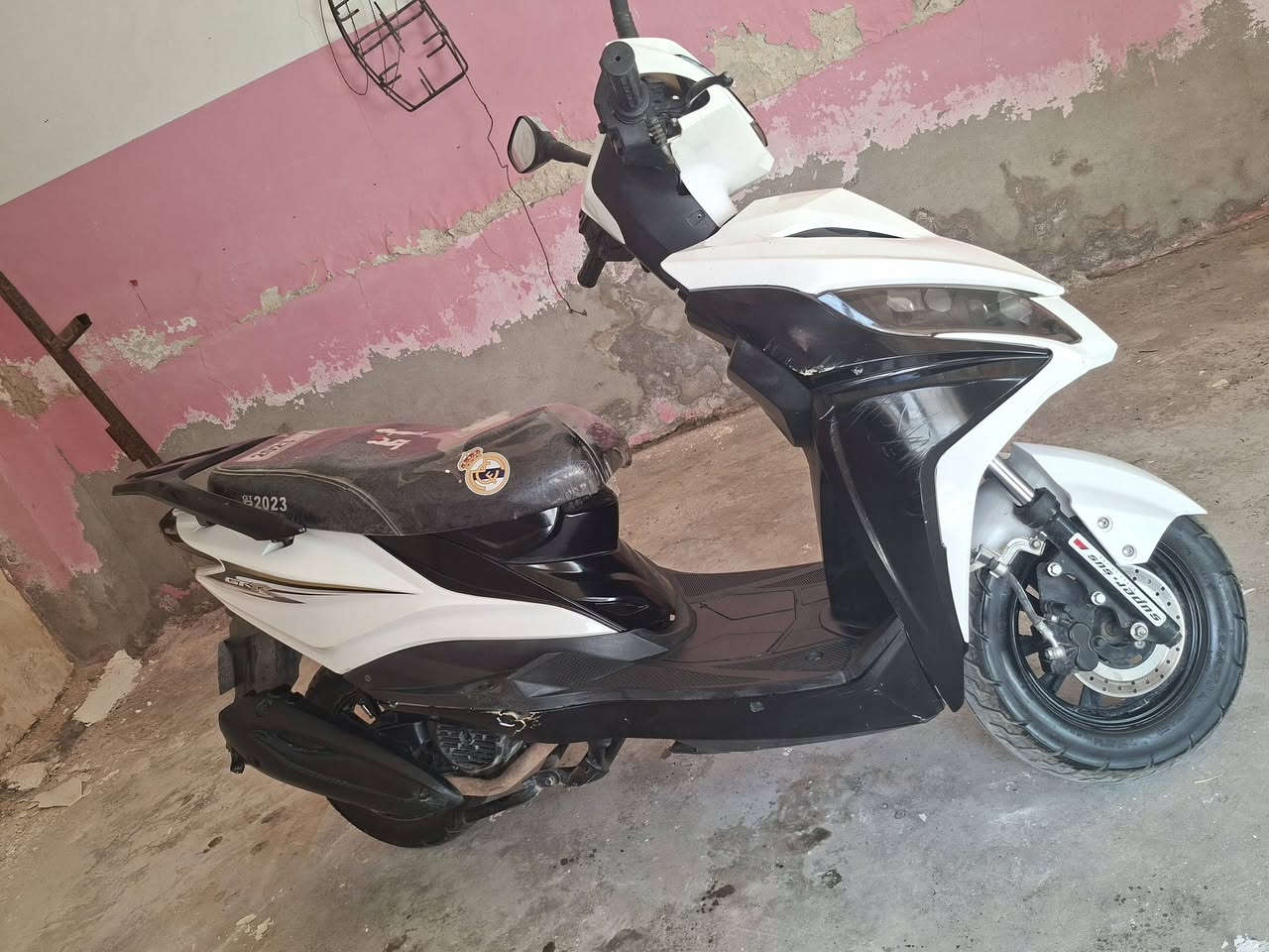درجة جامبو للبيع نظيف جدا كلشي جديد وسعر 380 وبيه مجال لطيبين رقم ***********
