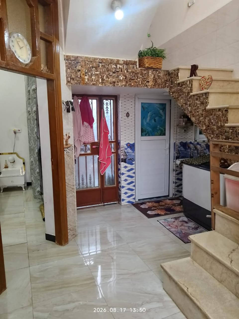 السلام عليكم
بيت في ابو خستاوي شارع سيد علي 
مساحتة ٨٥ متر طابو زراعي سند ٢٥ 
غرفتين نوم (فوك وجوه) ومطبخ وصاله وكلدور
الكاونتر مع البيت 
السعر ٥٠ وبي مجال
للاستفسار
***********
***********
