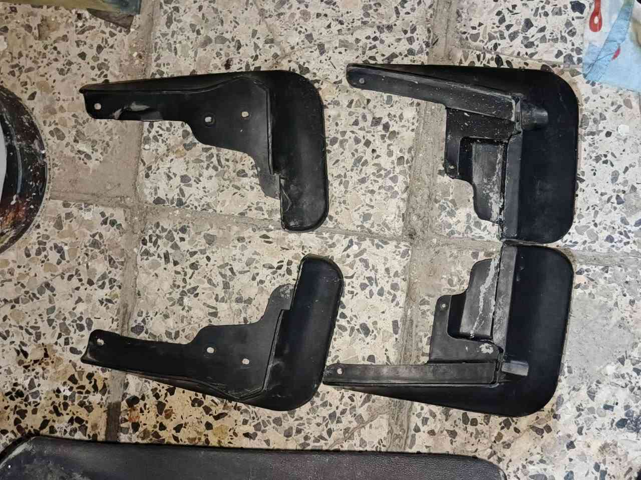 سلام عليكم كاعيات حوضيات لبيع كورلا صيني وامريكي مديل 20 وفوك السعر 60 وبيهن مجال 
واقيات لبيع كورلا صيني وامريكي مديل 20 وفوك السعر 20 وبيهن مجال الموقع شهداء السيديه حي التراث رقم ***********
