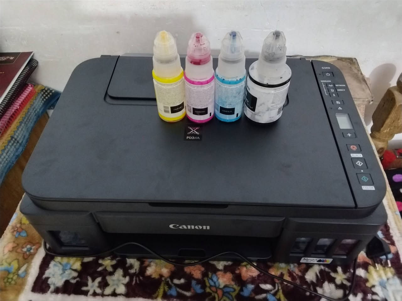 طابعه كانون G3410
':: طابعه بعدهة بالكارتون الله شاهد 
':: ما صار يوم من اخذتهة بعدهة بالباكيت
':: سبب البيع: اخذته للدراسه بس ما اعرف استخدمهة الاحبار مالتهة قبل 5 ساعات عبيتهن بعد ما ناقصات لو شويه صورهة جوه مكاني بغداد الكرخ التاجي المشاهده رقمي بي واتساب ***********

السعر: اخذتهة ب220 ورايدهة ب200

