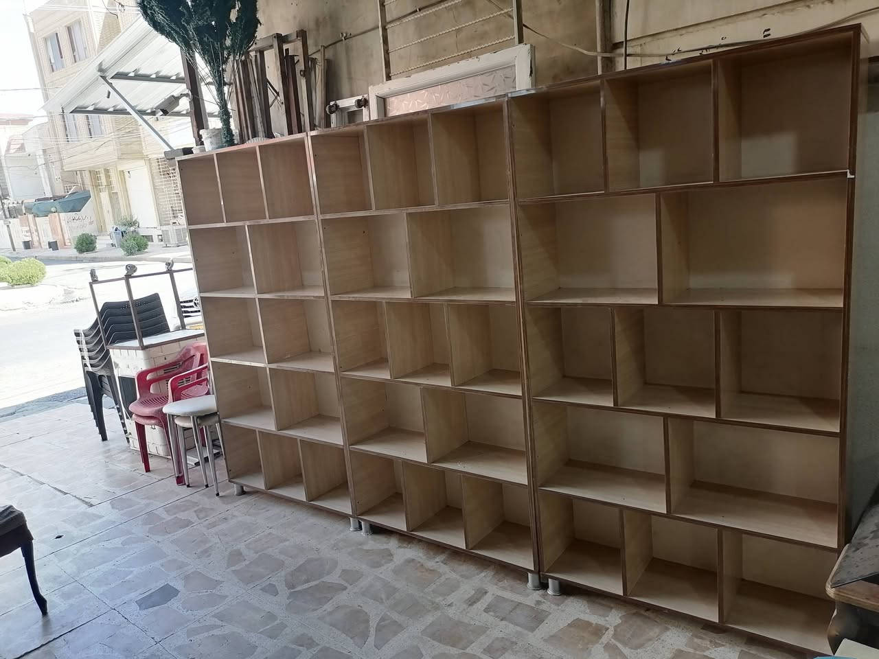رفوف خشب 3 قطع جدا نضيفه الطول 195 سم والعرض 1 متر عنوان زانكو99 تلفون اتصال واتساب فايبر ***********
