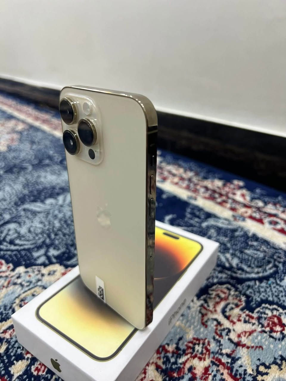 ايفون 14 برو ماكس لون ذهبي فاتح  ذاكره 256 
بطاريه 82 بلاد 
جهاز مامفتوح كلش مكفول كفاله عامه من شخط مكفول على وضعه الابلاد كلش نضيف نظافه ٩٩/١٠٠ عنوان حي الأصدقاء 
سعر ٨٥٠قفل كلش كلش 
***********
