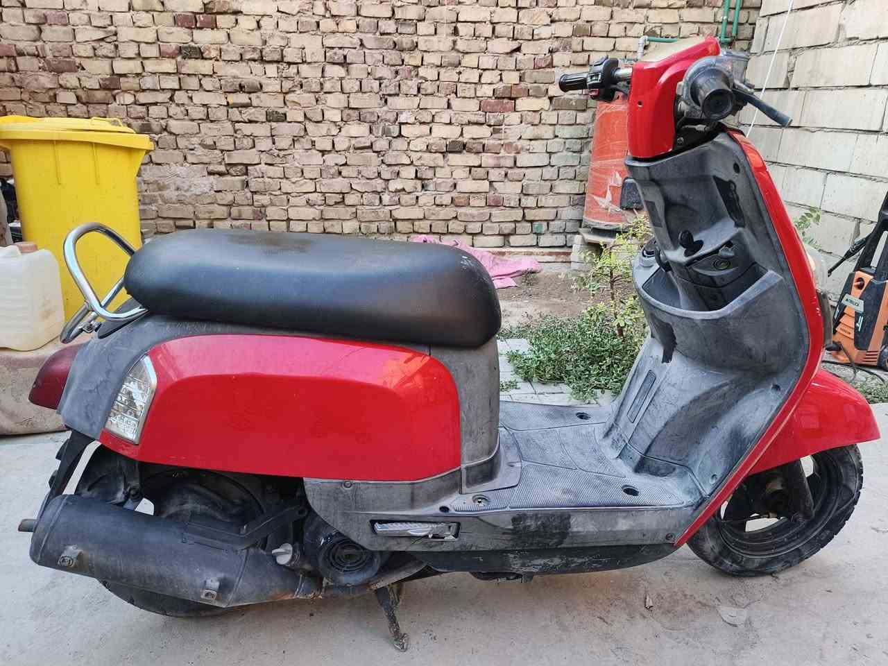 بوليس للبيع كابريتر 2008
نضيفه تخبل شوفة عينك 
المحرك بلاد 49
 والدراجه شلعه ومعدل تخبل 
ونكره سلف هندر وكهربائياته كلهه شغاله فقط دكمه الاشاير مكسوره
ب650 وبيه مجال لطيبين مستعجل على بيعته 
وهذا رقمي بي واتساب 
***********
