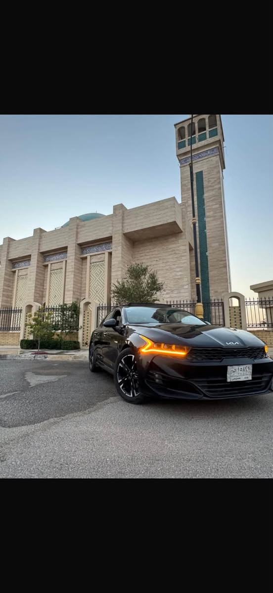سلام عليكم
للبيع كيا K5 موديل 2022، السيارة
✨ المواصفات:
 الموديل: 2022
 اللون: أسود ملكي
 الفئة: فول مواصفات (اعلى درجة) - بانوراما، بصمة، شاشة كبيرة، كاميرا، جلد، كشنات تبريد وتدفئة، رادار، تحديد مسار، وغيرها الكثير من المواصفات الفخمة.
 الحادث: موضح بالصور المرفقة (ضرر بسيط في الدعامية الأمامية والبنيد وتم تصليحهما بقطع أصلية).
 السنوية: باسم معوقين بغداد (سنوية نافعة وجديدة).
💰 السعر: 138 ورقة (13,800 دولار أمريكي).
📝 ملاحظة: السعر قابل للتفاوض البسيط للجادين بعد المعاينة.
📍 المعاينة: كربلاء - البوبيات.
للتواصل والاستفسار يرجى الاتصال على الرقم: [***********] أو مراسلتنا عبر الخاص.
#كيا #كيا_K5 #للبيع #سيارات_للبيع #كربلاء #البوبيات #بغداد #معوقين #فول_مواصفات
