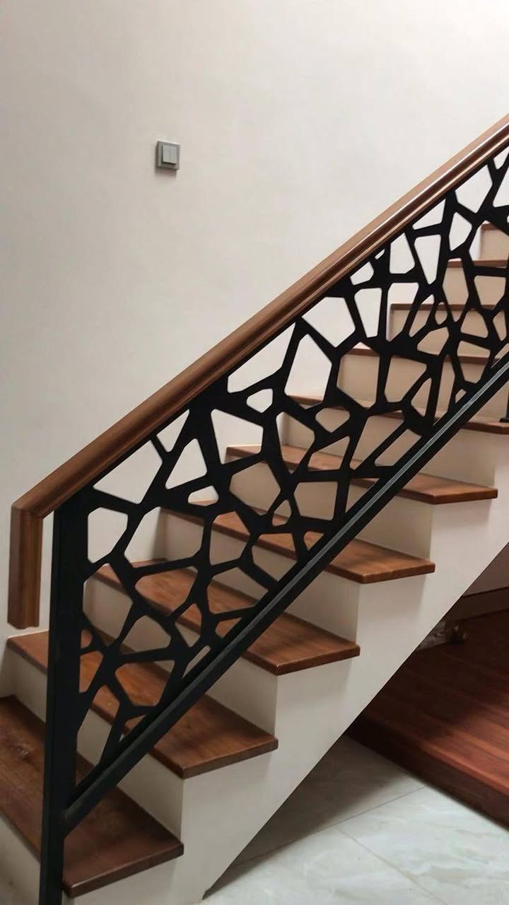 🔨 معمل الكرار للحدادة العامة 🔨

✨ نصمّم وننفّذ محجرات الدرج الحديد  بأشكال عصرية ومميزة ✨

إذا تريد درجك يكون أقوى، أجمل، وأفخم، نوفر لك محجرات حديد مصنوعة بإتقان وبحسب قياسات ومكان الدرج.

🔸 تصاميم حديثة وكلاسيكية
🔸 شغل حدادة متين ودقيق
🔸 تنفيذ حسب الطلب والقياسات
🔸 زخارف وأشكال هندسية مميزة
🔸 لحام وتشطيب مرتب
🔸 إمكانية اختيار التصميم المناسب للبيت أو المحل أو المشروع
🔸 اهتمام بالتفاصيل من بداية العمل إلى التركيب

🏠 للمنازل | المحلات | الدوائر | المشاريع | السلالم الداخلية والخارجية

📐 نأخذ القياسات وننفذ العمل حسب المساحة والتصميم المطلوب.

🔥 شغلنا يجمع بين المتانة والشكل الجميل
📞 للاستفسار والحجز: راسلنا على الخاص
*********** واتساب 
معمل الكرار للحدادة العامة
💪 جودة بالشغل… ودقة بالتفاصيل.
