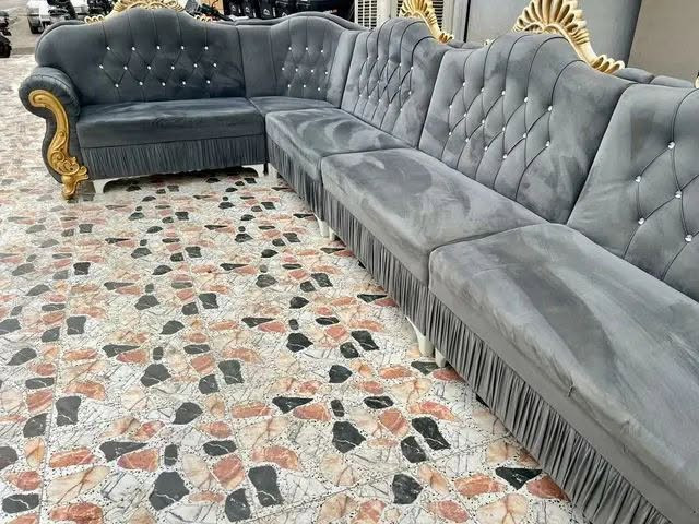 ديوان ٧م • نظيف ٨٠٪ • توصيل