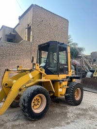 شفل كوماتسو 70 للبيع  اتصال 07702582911