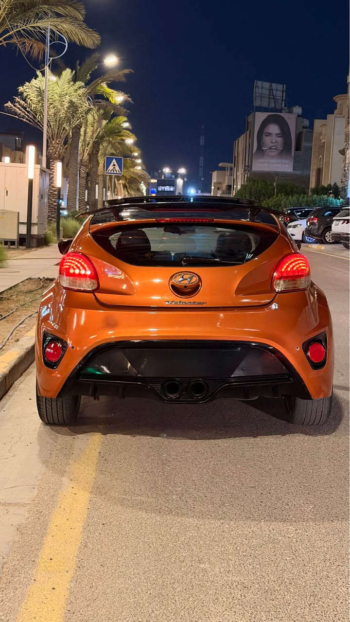 السلام عليكم
للبيع فقط
فولستر veloster
مديل : 2013 امريكي 3 ابواب تجي مو تك باب 
ماشية : 112mi الف
فئة : فول مواصفات
بصمه بانوراما بصمة ابواب 
تحكم ستيرن فول مري قلاب كروز سرعه
كشنات جلد تدفئة تبريد شاشا كبيره كامرا خلفيه
حساسات امامي خلفي 
محرك خير من الله والكير كفاله من كلشي مكينه 1600 تيربو  و كير At
جاهزه السياره للأخير بدون اي نقص ونظيفه كلش 
السياره حادثها جاملغ وبنيد فقط وسياره اثر جراد رشيتها جلاتين فقط بدون معجون وواضح ع سياره 
رقم بغداد هزه رقم سنويه كله جديد بسمي 
عنوان : بغداد اليرموك
السعر: 70$ ورقه وبيها مجال بسيط..
*********** بغداد, العراق
