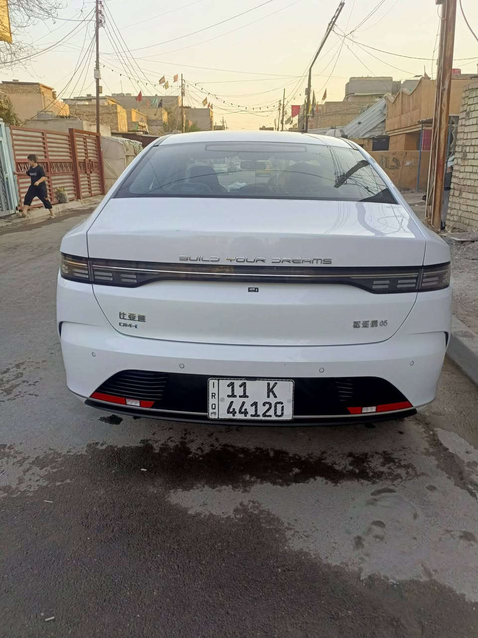 ديسروير 25 بسمي ماشيه 7500 سياره نضيفه مال بيت ارضيات واقيات طين وباقي المواصفات معروفه بيه رصعه صغيره للباب الايمن الخلفي موضحه بالصوره السعر 19300
هاتف *********** بغداد حي اور
