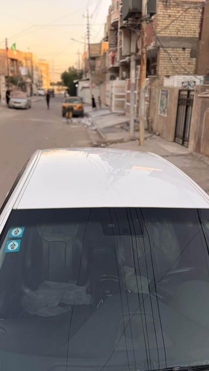 ازيرا ٢٠١٢
وارد خليجي السياره مصروف عليه تخم تاير جديد حداده تبريد نوزلات مجاول 
السياره مكانها بغداد الشعب 
سياره نقصها دعاميات وكشنات لا غير تجي وشوف بعينك السياره خير من الله 
ب٩٠وبيها مجال 
***********
بيع مستعجل
