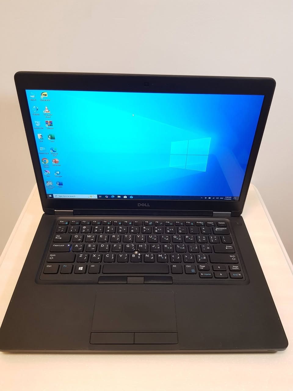 السلام عليكم 
متوفر لابتوب Dell Latitude 5490 مستخدم 
المواصفات 👇
Cpu: Intel Core i5 gen 7 ( جيل السابع)
Ram: 8GB 
Hard: SSD 256GB M.2 
Gpu: 4GB Shared 
Screen: 14" Touch (شاشة لمس) 
كيبورد عربي انكليزي ليزري ضوئي 
النظافة %90 
يجي وياه شاحنة اصلية وشنطة 
السعر 245 الف وبيه مجال بسيط
متوفر خدمة التوصيل الي جميع المحافظات 
***********
***********
