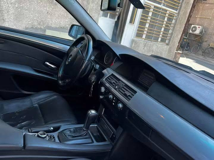 BMW. 2009,,  530. مال صقر. فول مواصفات مال جناي
بي ام ميماتي 2009. كيرمحرك مال صقر. 
كير محرك خير من الله صدر حدادية أمامية 
كهربائيات فول مواصفات لايتات بلاجك تؤر كولا زينؤن 
كشن جلد كهربائي كشن خزم شاشة بيلادي ماوس 
بي 3,قتعة بس بغ بدون دواغل ،4ويل جيدي ويا تأيرات 
بانؤ رامه دبل كيج كزؤز سيستم بيلاد مسجل6سيدي بؤكس 
تحويل وكاله. غرامات بشرت 
سنوي ساقت 2019.  
بيع اومراوس.   حسب قناعة. مكاني اربيل 
***********بي واتساب 
*********** أربيل, العراق

