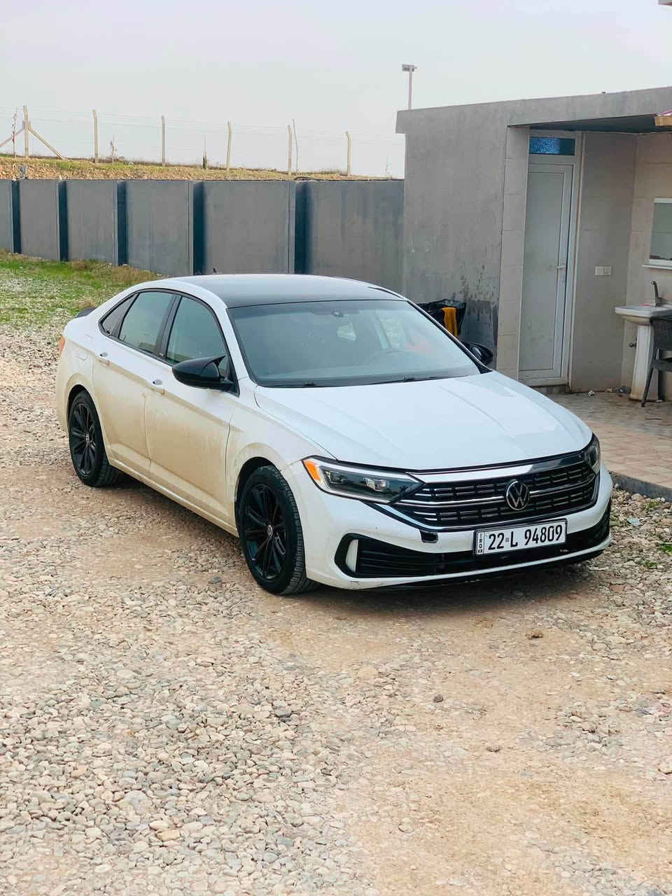 Volkswagen jetta 2023 s 
3VWAM7BU1PM006346 رقم شاصي 
كوردى///عربي 

ملاحظة : كير عادي 
المواصفات: فئة S 🔺
المميزات:
بصمة تشغيل
شاشة عدادات إلكترونية (جيج ديجيتال)
حسّاسات دائرية 360 درجة
شاشة وسطية
جير عادي (ناقل حركة يدوي)
نظام قيادة اقتصادي (Eco)
إضاءة LED مع عدسات وزينون 🔹
المحرك: 1.5 توربو 🚀
الحالة والبدي: قطعتان وجزء صغير من البونيت (غطاء المحرك) بها بويا (رش)، بدون أي دواخل أو ضرر في الهيكل الأساسي.
الأمان: الأرباج (الوسائد الهوائية) مفتوحة ☄️
الضمان: الجير، المحرك، التوربو، الرادياتير، والحمايات بحالة ممتازة وعلى الشرط 💥
مكان سيارة كركوك 
***********
جیتا مۆدیل 2023 ❄️

تێبینی گێڕ عادیە❗️❗️❗️❗️

مواسفات S🔺

بریک بەسمە ـ گیچ ئلکترۆنی ـ 360 دەرجە حاسە

شاشە وەسەت ـ گیر عادی ـ Eco - لایت لئد و عدەس و زینۆن ـ گیر عادی ـ🔹

مەکینە 15 Torbo 🚀

۲ پارچەو و پەلەیک لەبۆنیتەکەی  بۆیاخە بێ ناو گرتن

پەرشوت سیستەم کراوە ☄️

گیر و مەکینە و تۆربۆ رادیتەر و حماوەی بەشەرت💥
شوێن کەرکوک 
*********** أربيل, العراق
