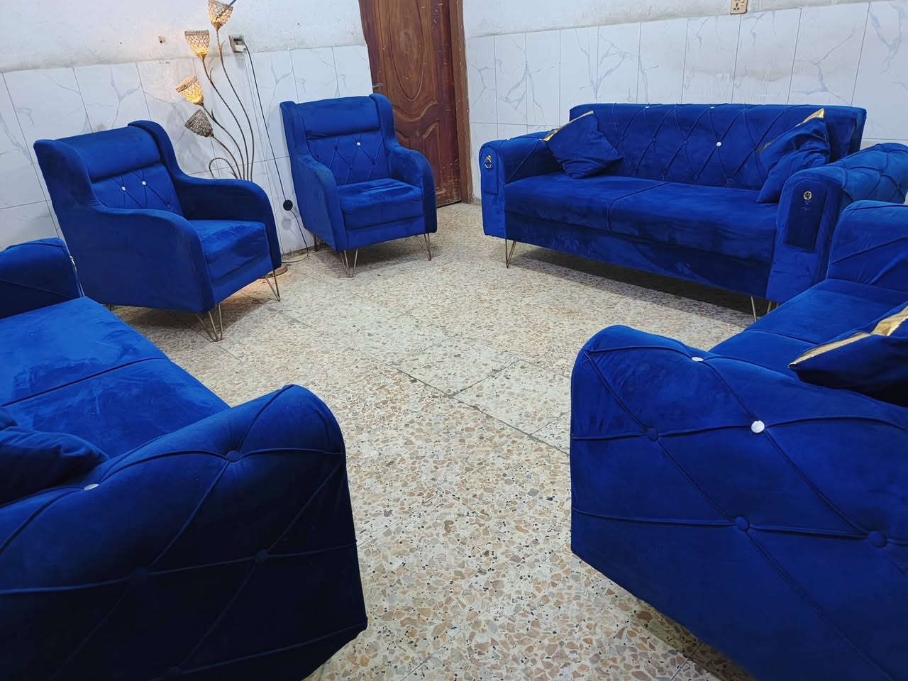 نظيف جدا • ١٠ مقاعد • الوشاش